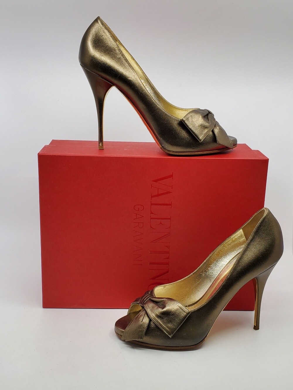 Valentino Garavani Metallic Light Bronze Leather Bow Peep-Toe Pumps